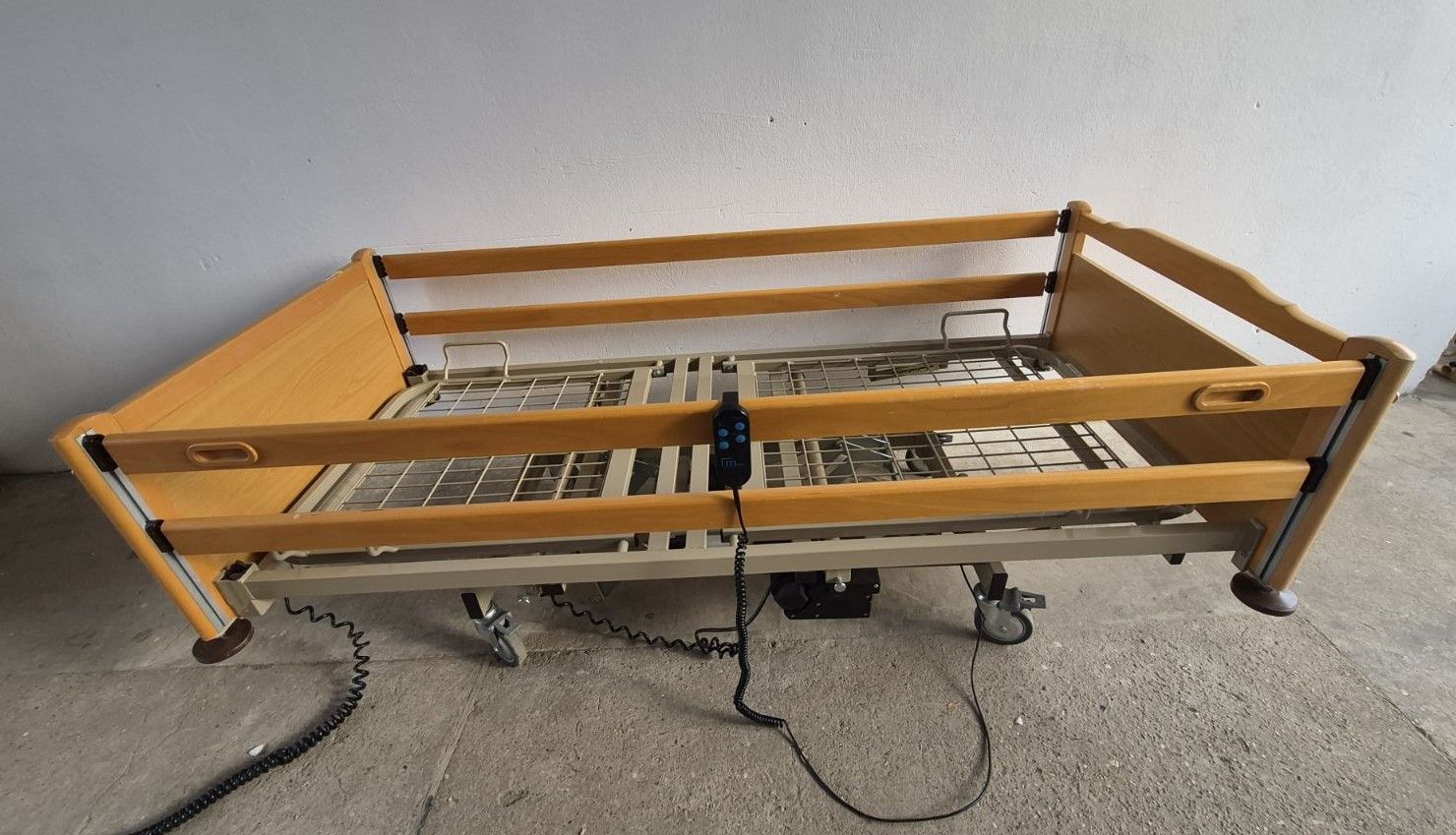 Elektromos betegágy - 3 funkciós - Kód: 18.