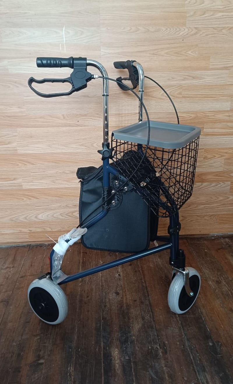 ÚJ Medical Actimo Delta Rollátor gurulós járókeret - összecsukható