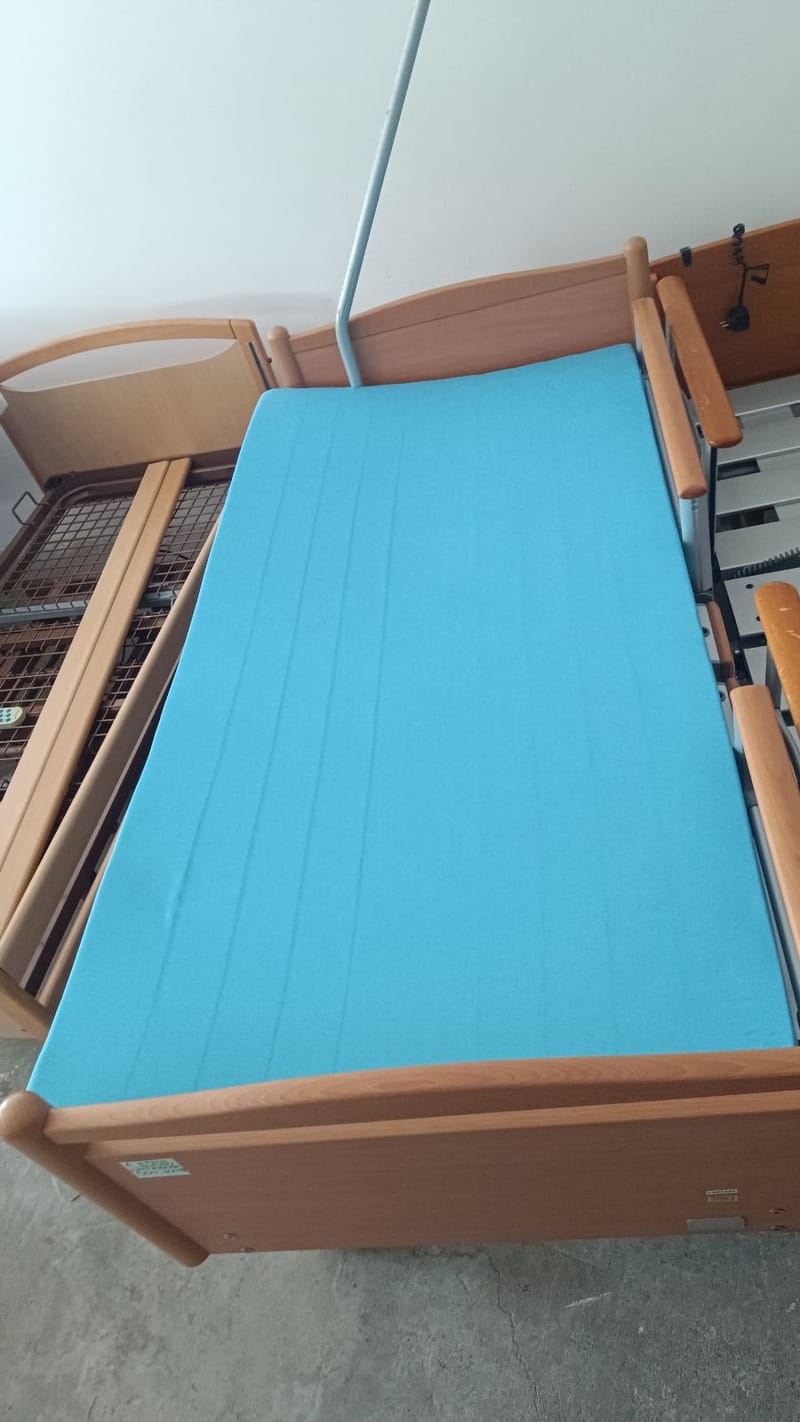 Flexibilis szivacs matrac inkontinencia huzatban - 100x200cm