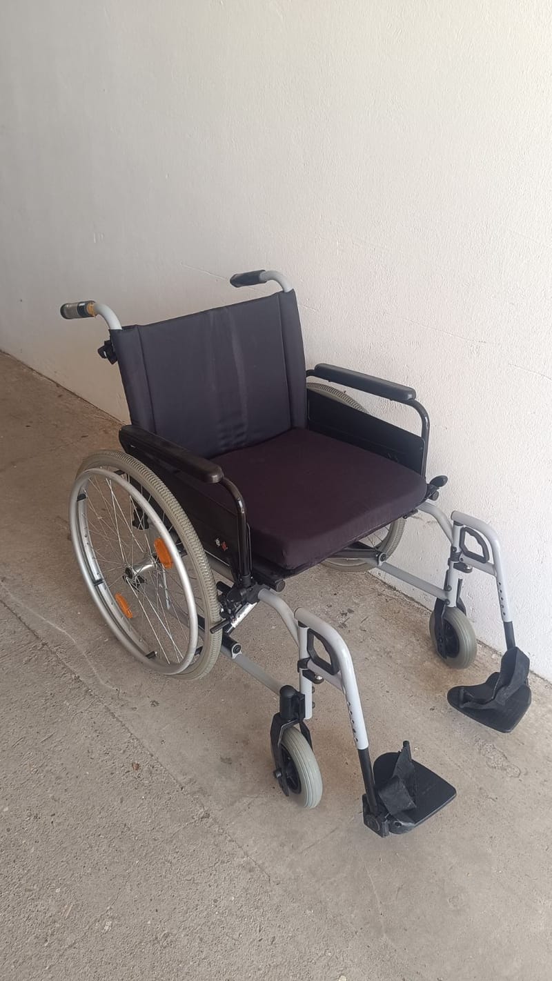 Új B+B Pyro Light XL tolókocsi kerekesszék 56cm - 18.
