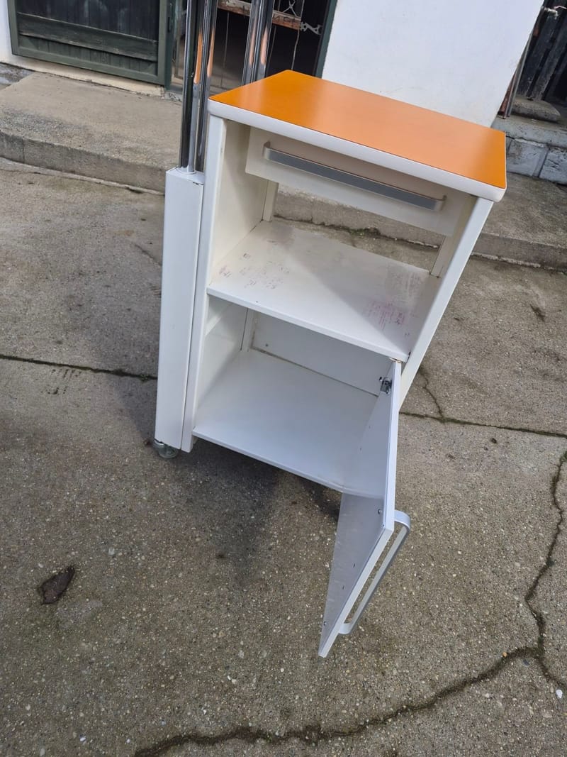 Fém Éjjeliszekrény betegágy mellé - kihajtható asztallappal