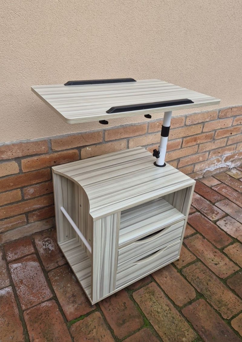 Új Éjjeliszekrény betegágy mellé - kihajtható asztallappal