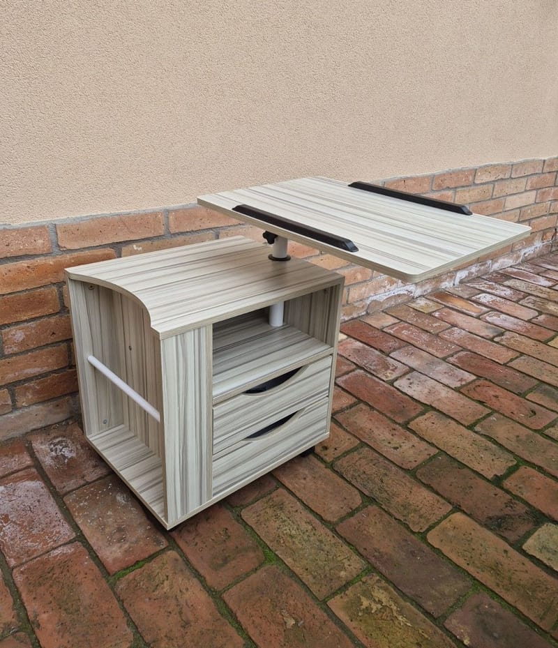 Új Éjjeliszekrény betegágy mellé - kihajtható asztallappal