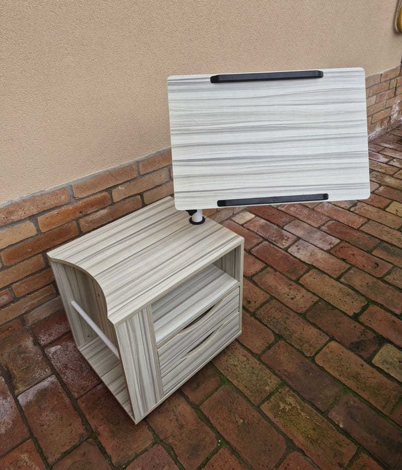 Új Éjjeliszekrény betegágy mellé - kihajtható asztallappal