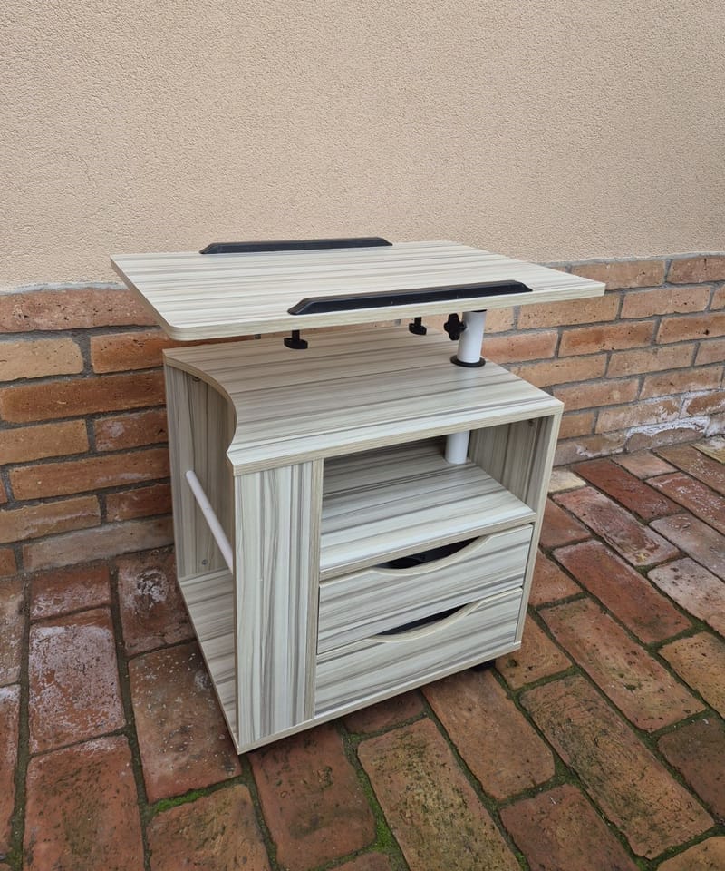 Új Éjjeliszekrény betegágy mellé - kihajtható asztallappal