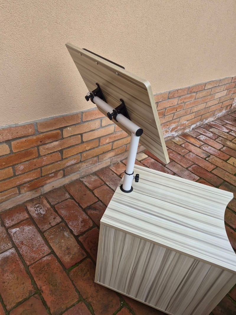 Új Éjjeliszekrény betegágy mellé - kihajtható asztallappal