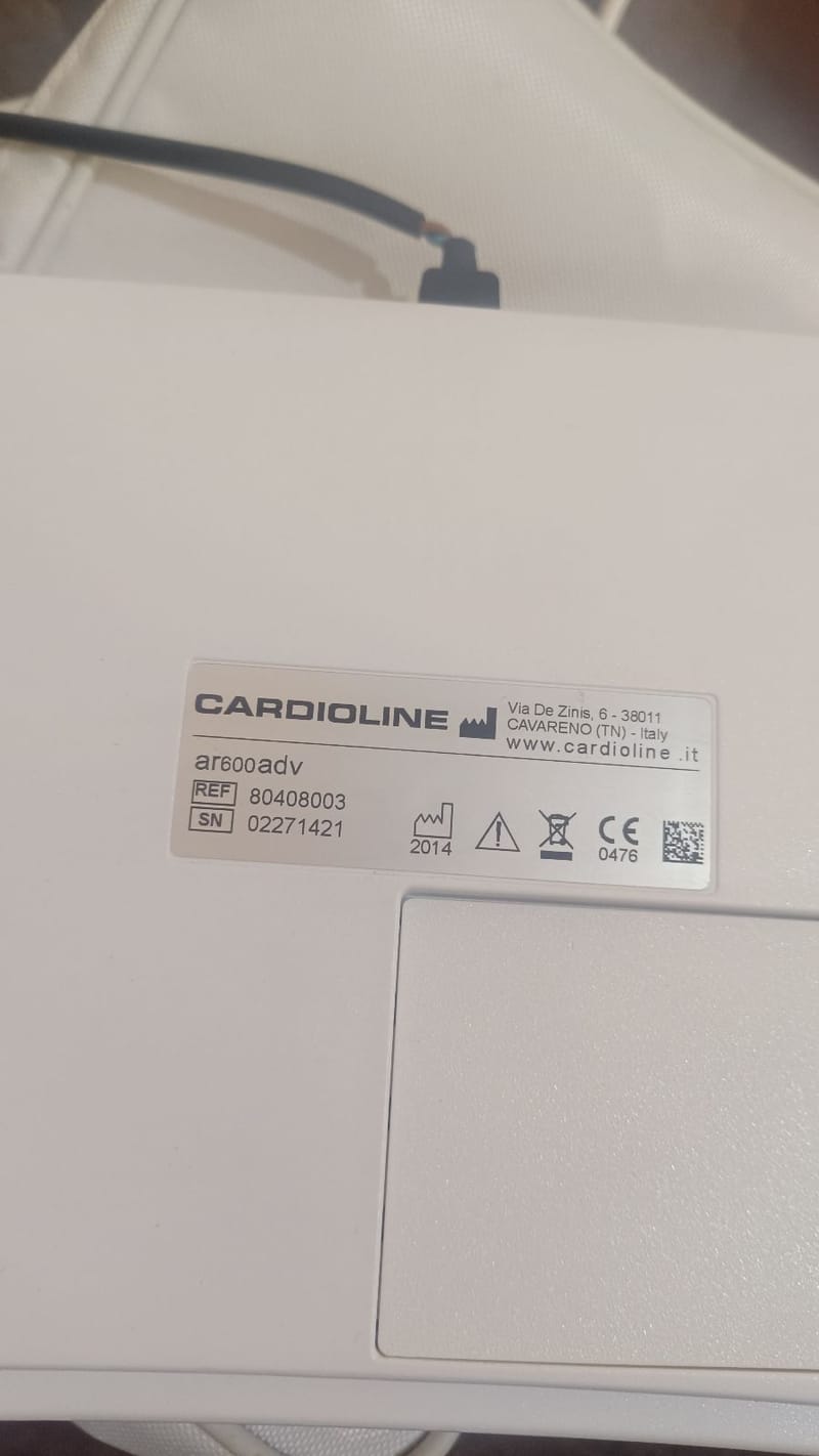 Cardioline ar600adv elektrokardiográf kiegészítőivel – 3 csatornás digitális EKG