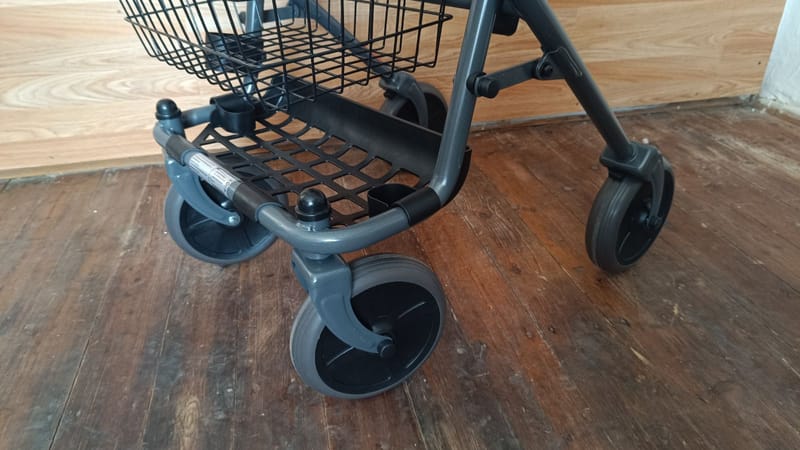 Új Actimo Basic Rollátor gurulós járókeret - összecsukható