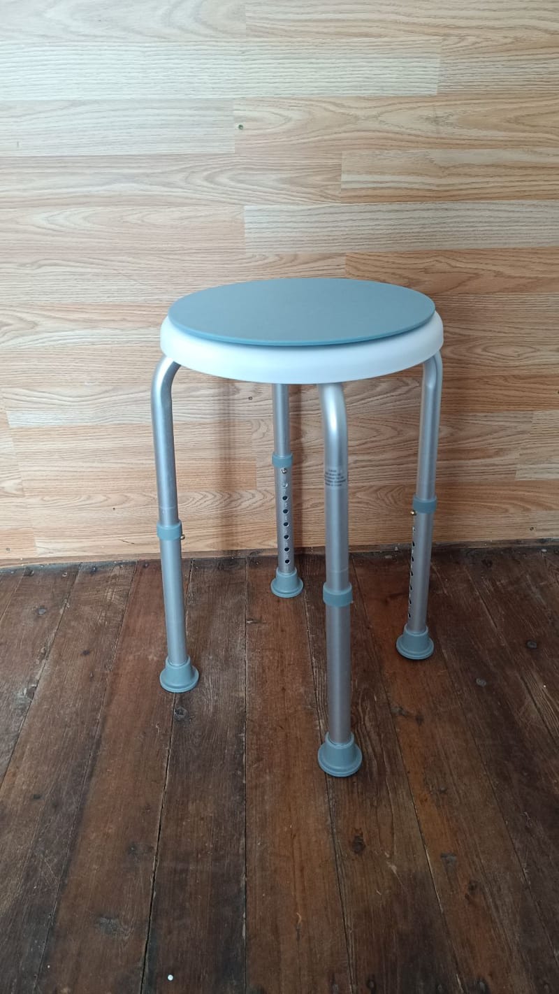 ÚJ Fürdetőszék tusolószék zuhanyzóba forgó ülőfelülettel - állítható magassággal