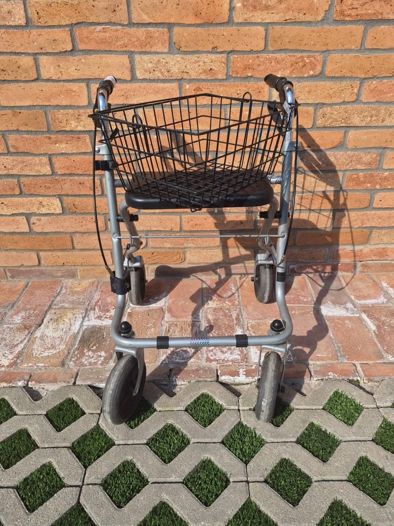 Drive Rollátor gurulós járókeret - összecsukható - 1.