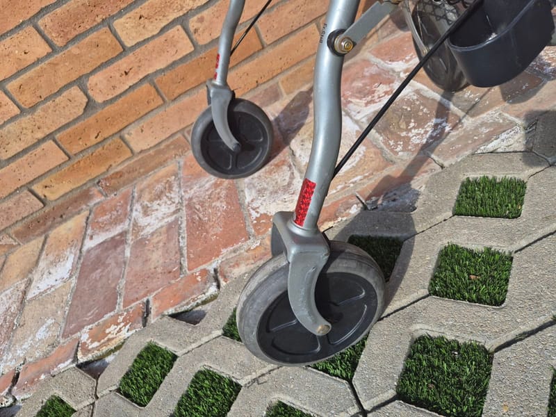 Drive Rollátor gurulós járókeret - összecsukható - 1.