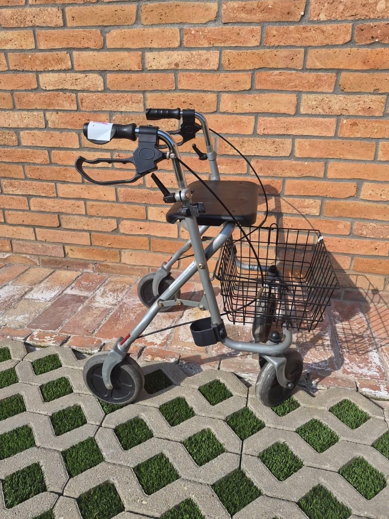 Drive Rollátor gurulós járókeret - összecsukható - 1.