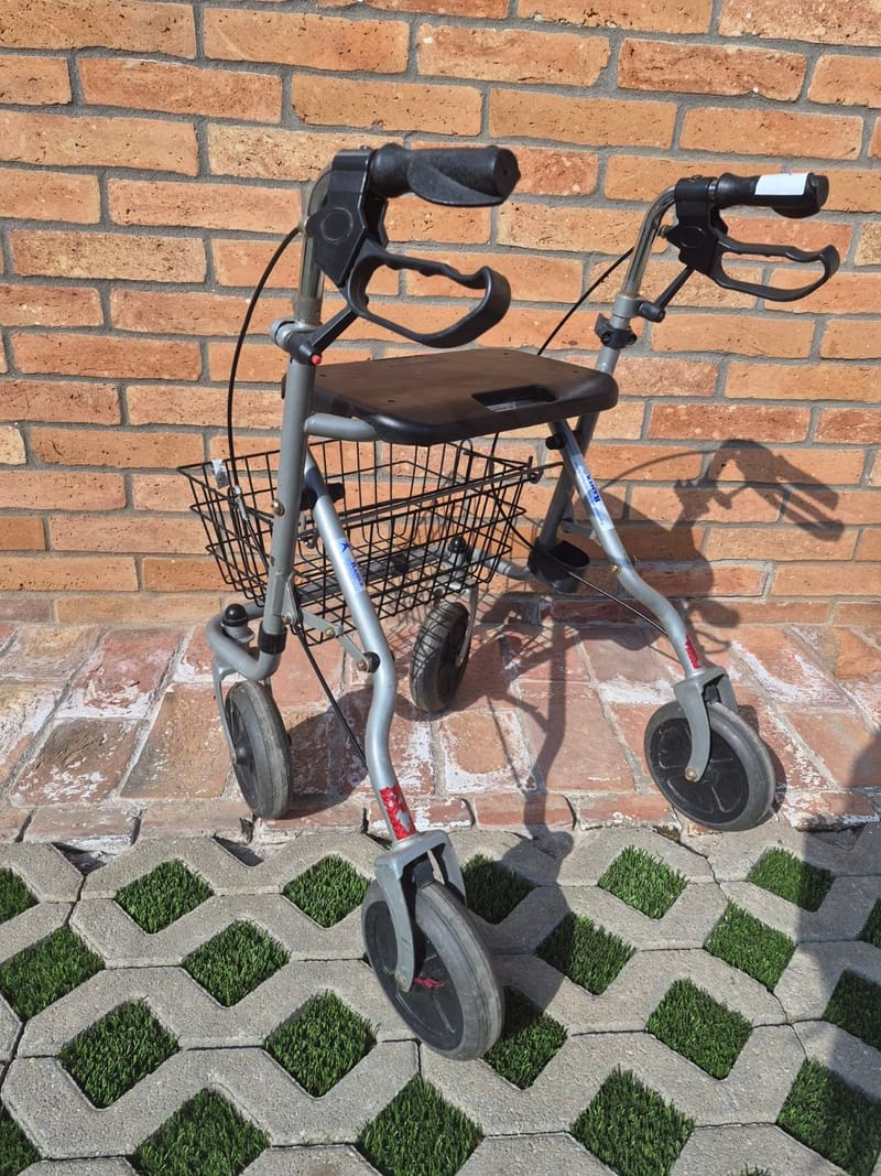 Drive Rollátor gurulós járókeret - összecsukható - 1.