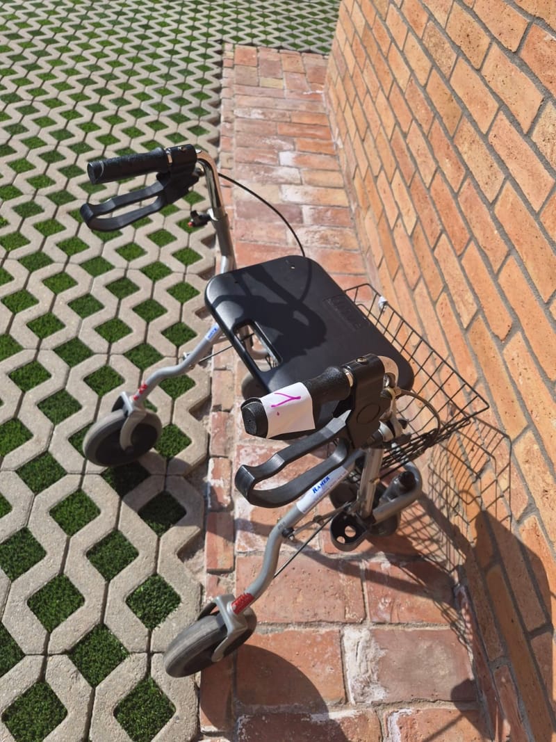 Drive Rollátor gurulós járókeret - összecsukható - 1.