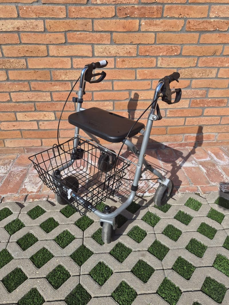 Drive Rollátor gurulós járókeret - összecsukható - 1.