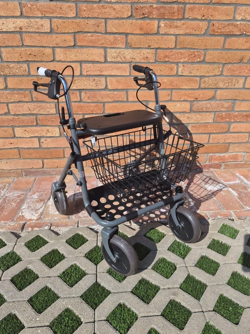 Új Rollátor gurulós járókeret - összecsukható - 2.