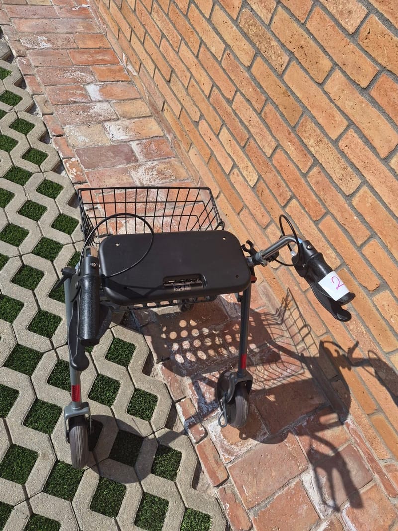 Új Rollátor gurulós járókeret - összecsukható - 2.