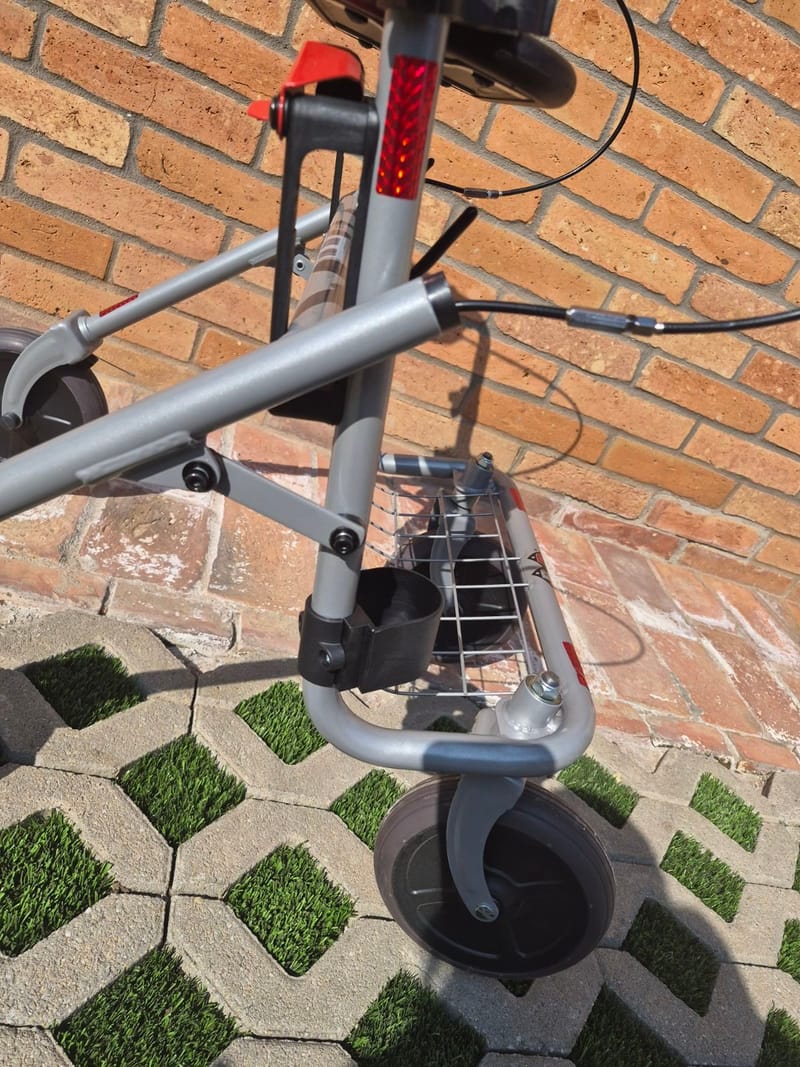 Új B+B Rollátor gurulós járókeret - összecsukható - 3.