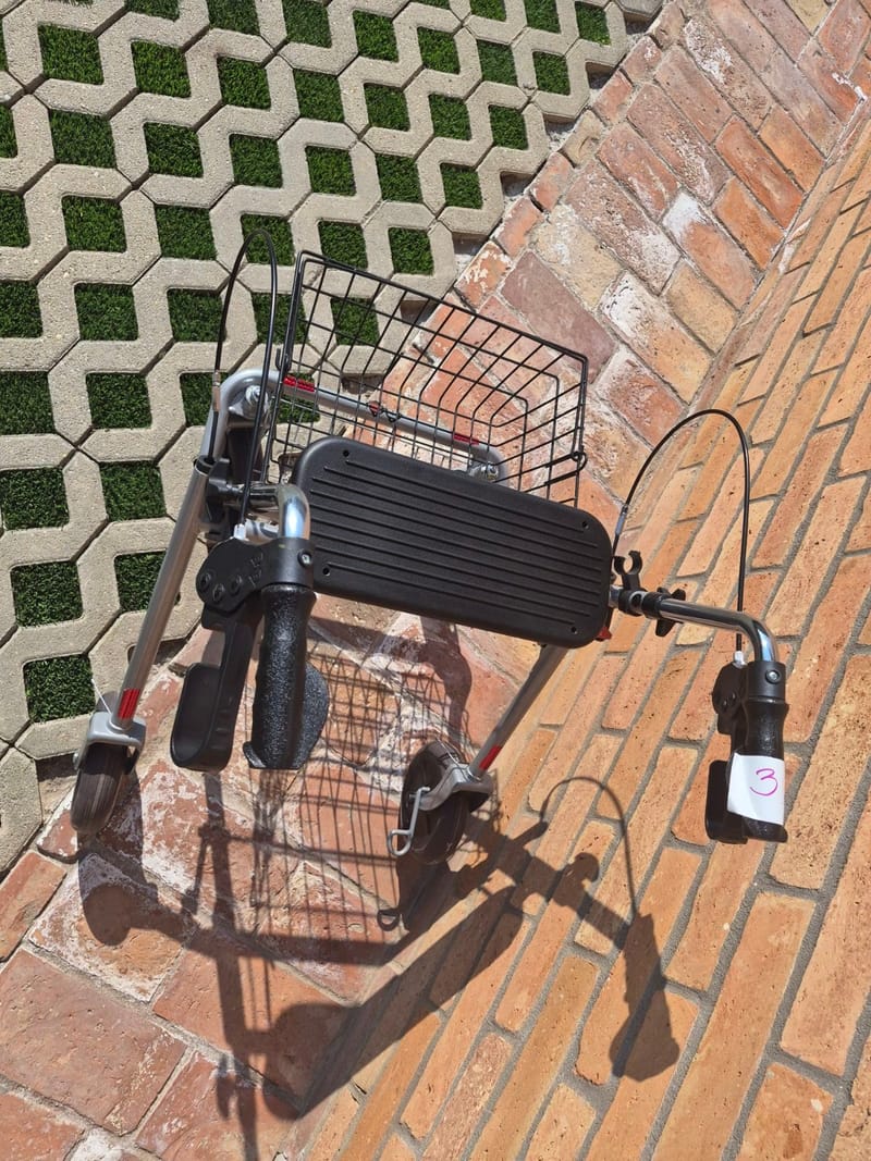 Új B+B Rollátor gurulós járókeret - összecsukható - 3.