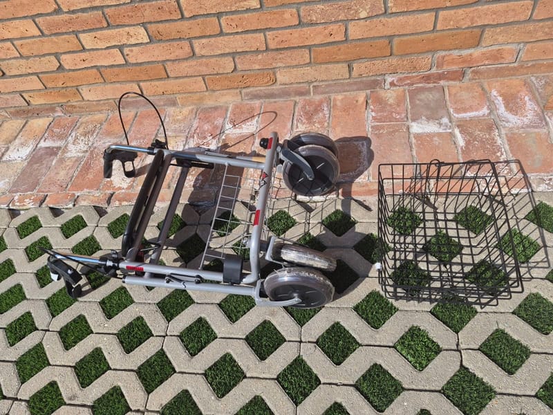 Új B+B Rollátor gurulós járókeret - összecsukható - 4.