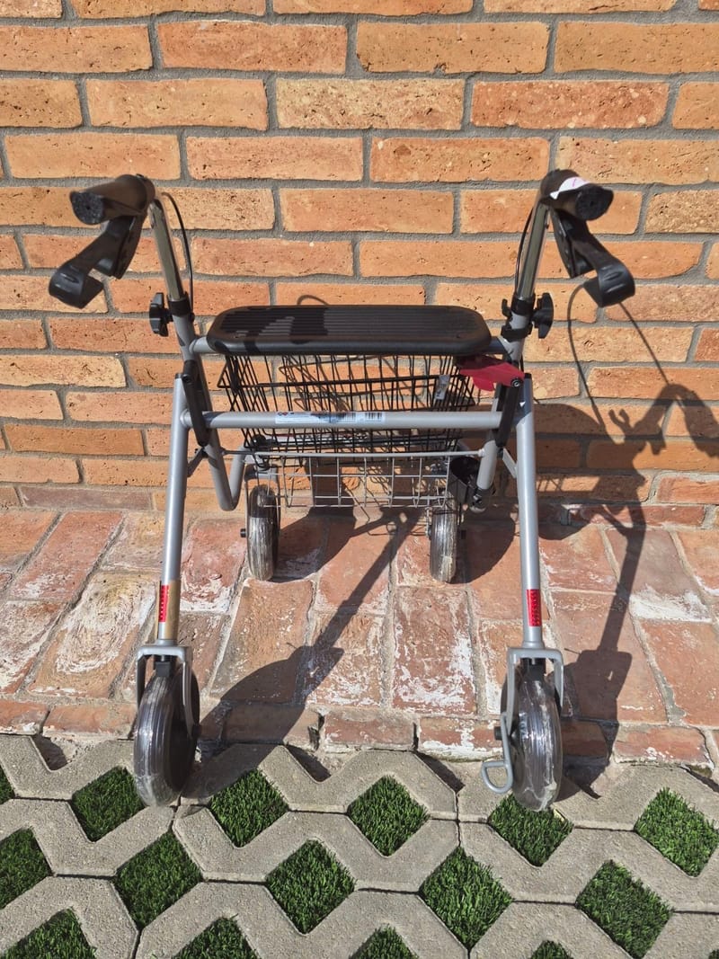 Új B+B Rollátor gurulós járókeret - összecsukható - 4.