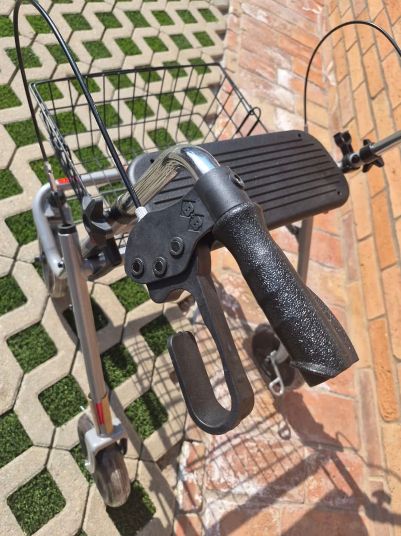 Új B+B Rollátor gurulós járókeret - összecsukható - 4.