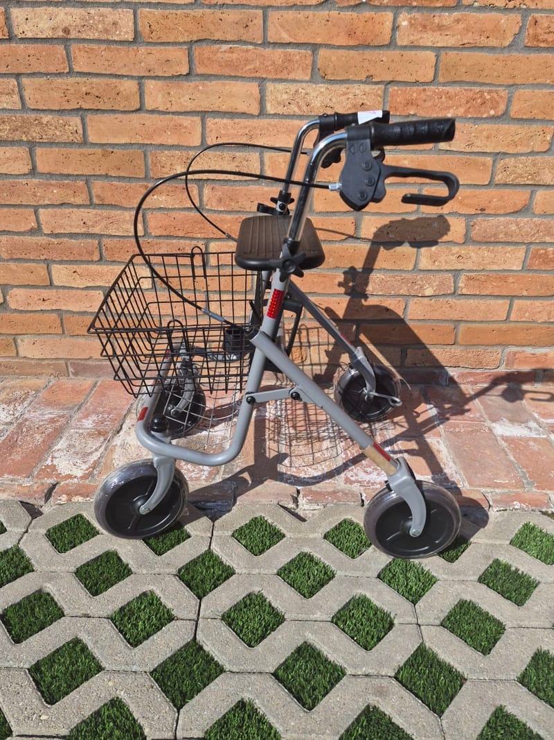 Új B+B Rollátor gurulós járókeret - összecsukható - 4.