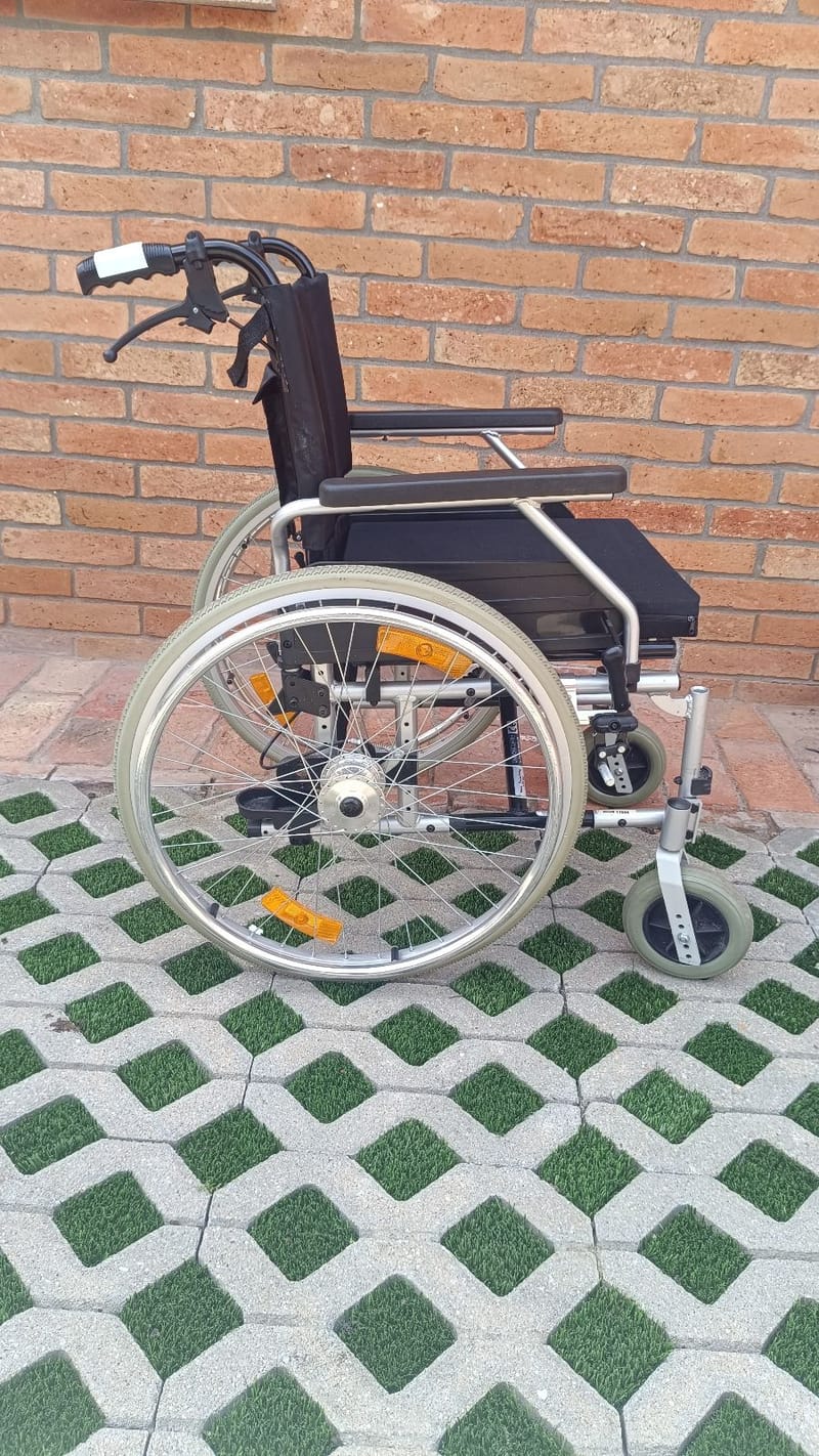 Moly kerekesszék tolókocsi - Lábtartó nélkül! - 43cm - 6.