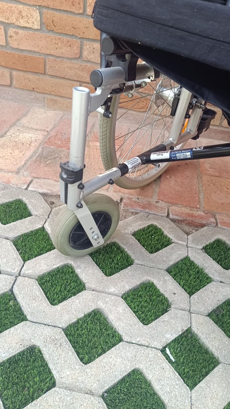 Moly kerekesszék tolókocsi - Lábtartó nélkül! - 43cm - 6.