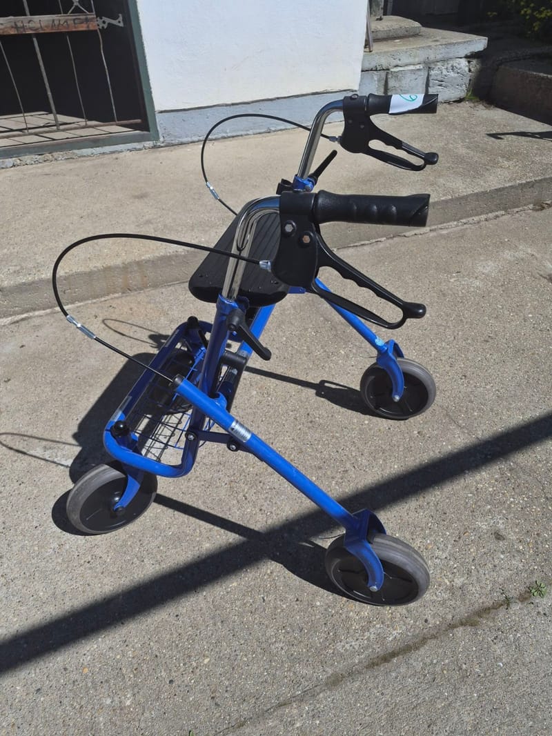 Gurulós járókeret - összecsukható - 6.