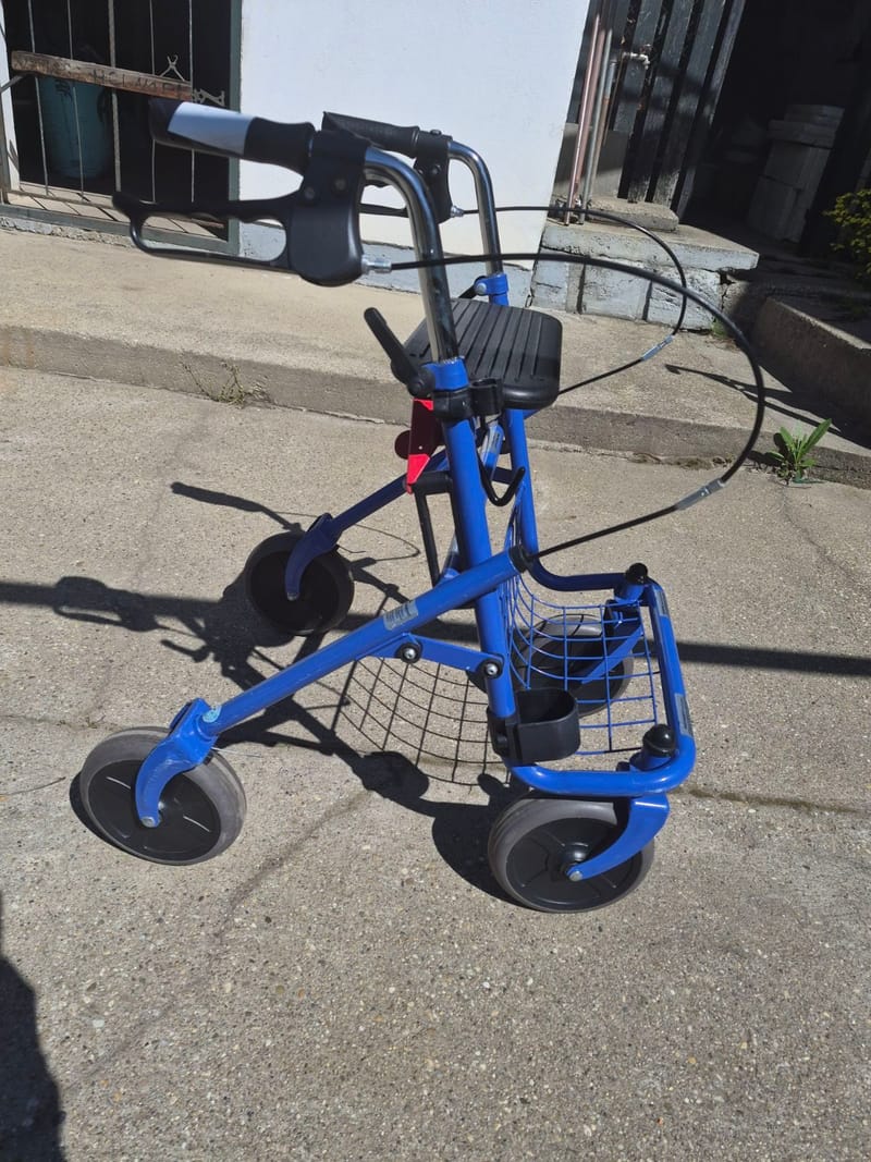 Gurulós járókeret - összecsukható - 6.