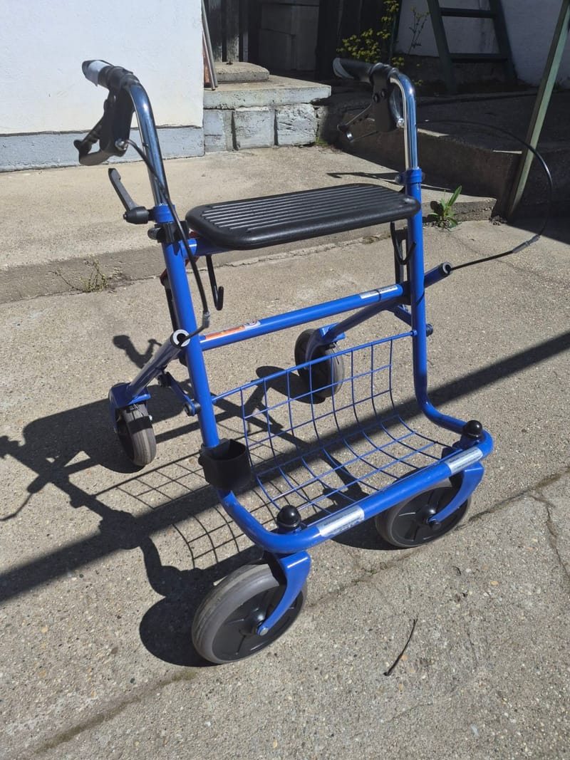 Gurulós járókeret - összecsukható - 6.