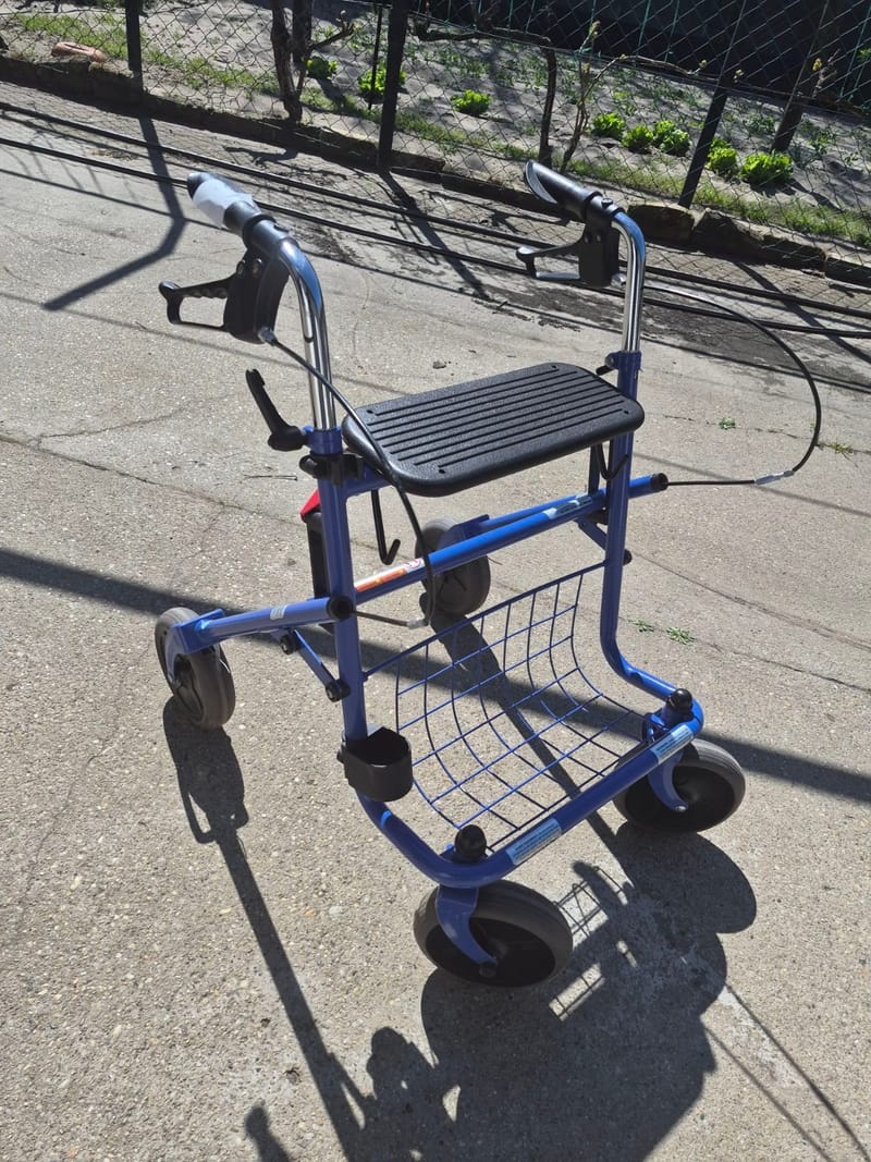 Gurulós járókeret - összecsukható - 6.