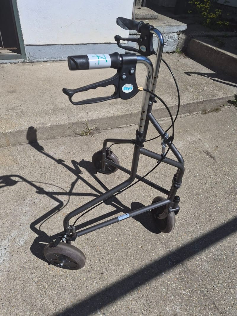 Gurulós járókeret - összecsukható - 7. 