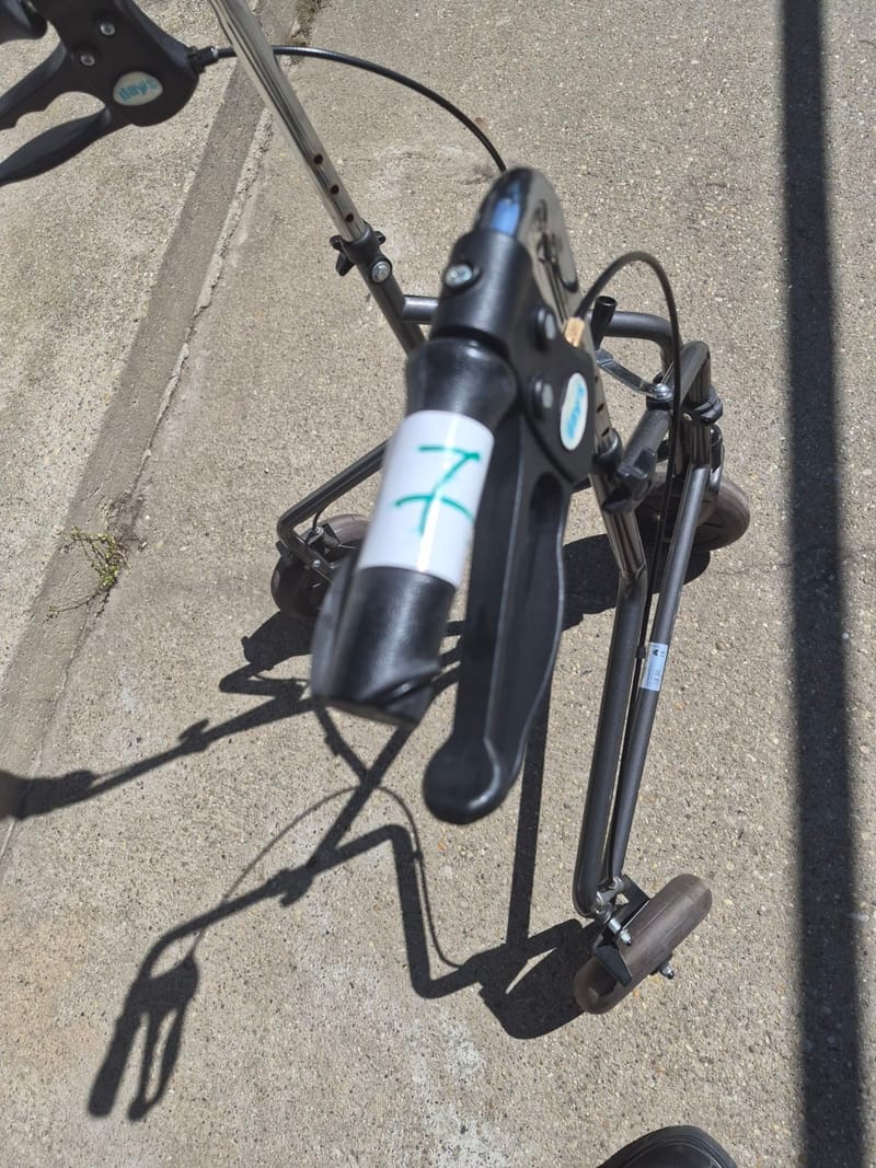 Gurulós járókeret - összecsukható - 7. 