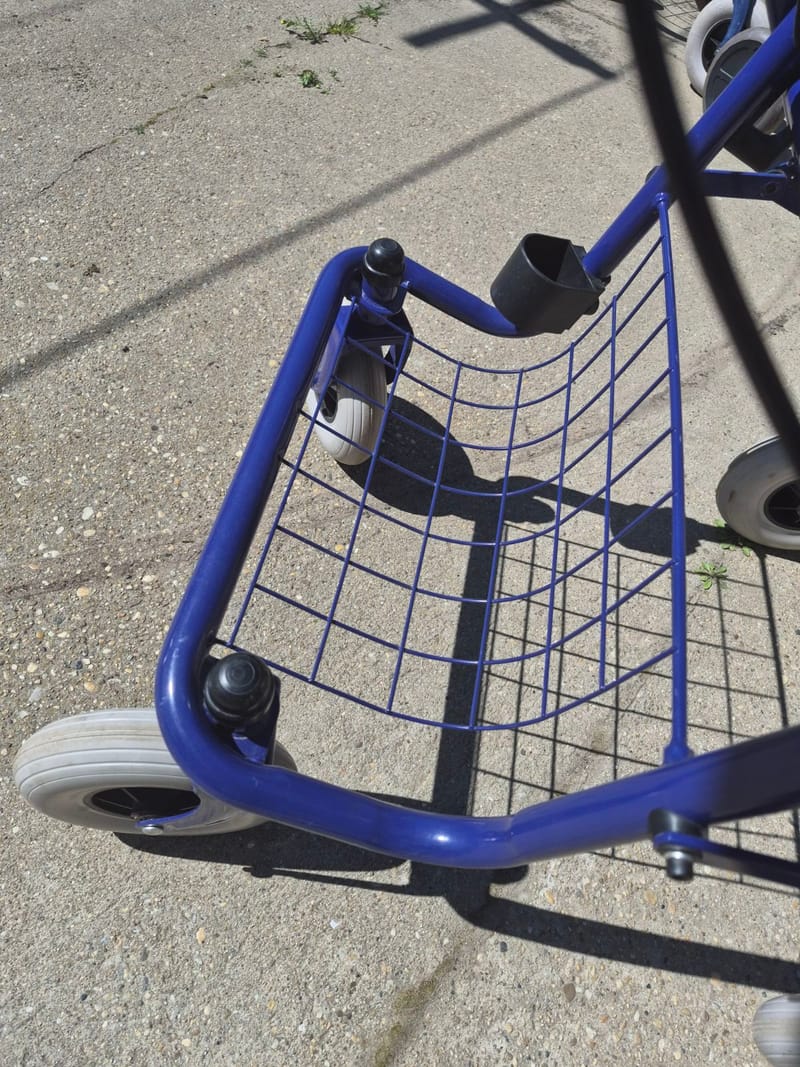 Gurulós járókeret - összecsukható - 8.