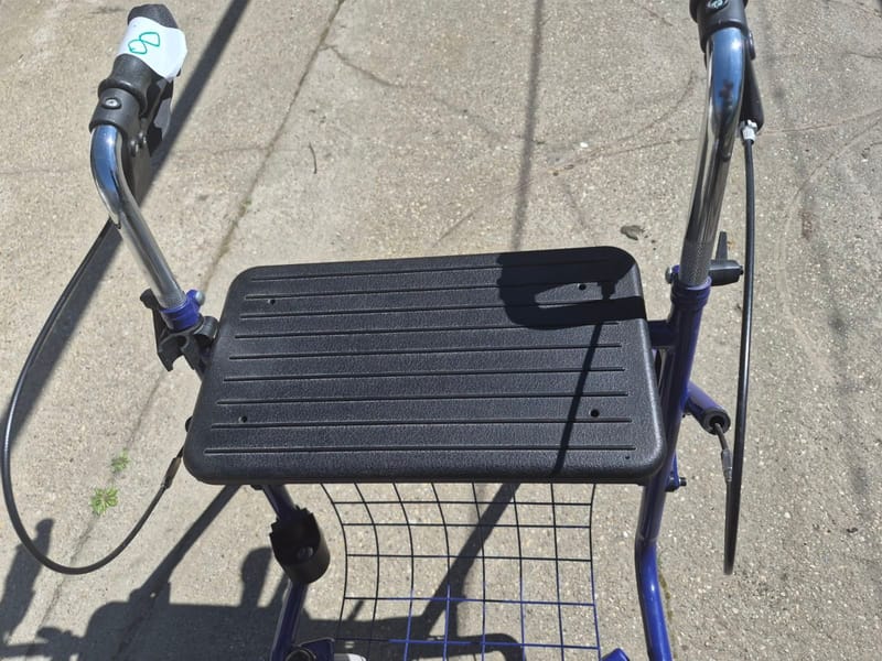 Gurulós járókeret - összecsukható - 8.