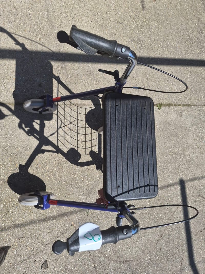 Gurulós járókeret - összecsukható - 8.