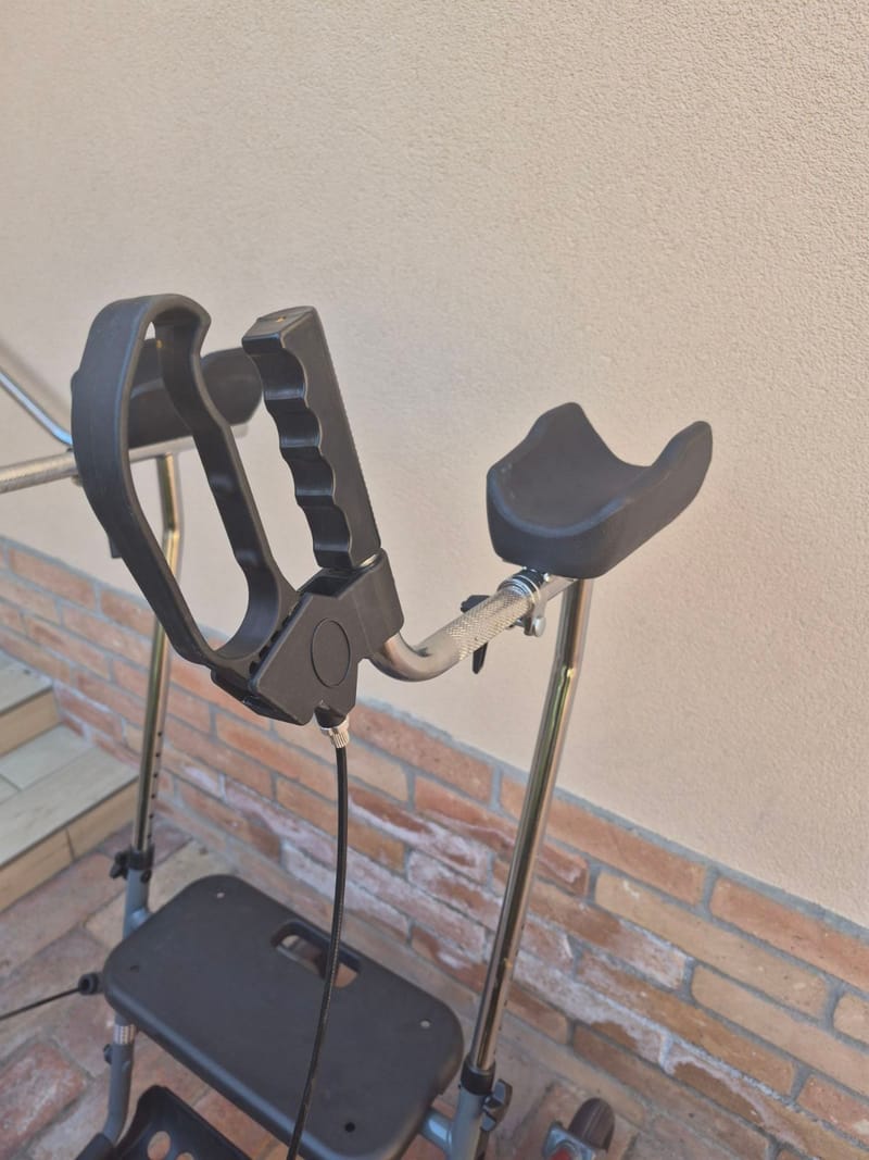 Új Rollátor gurulós járókeret - Kartámaszos!