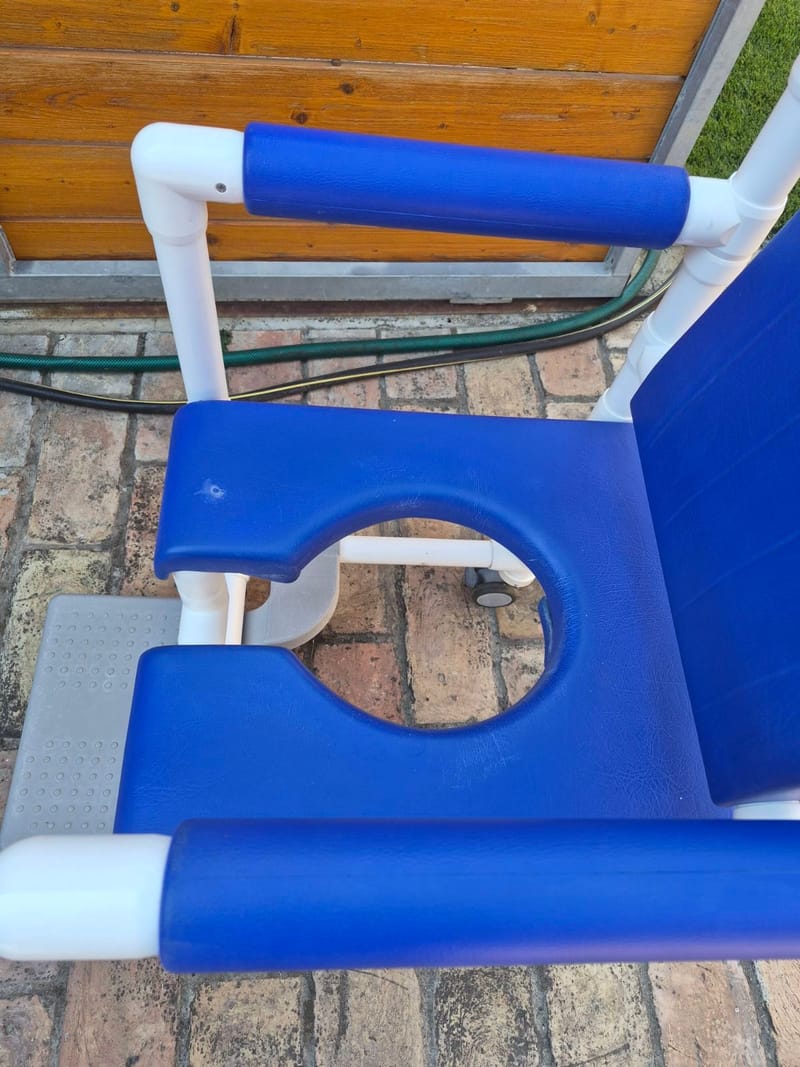 2in1 - Kerekes szoba WC + Fürdetőszék egyben (tartály nélkül)