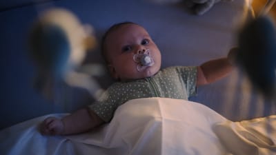 الرضاعة الليلية.. هل هي عبء أم استثمار في صحة طفلك؟