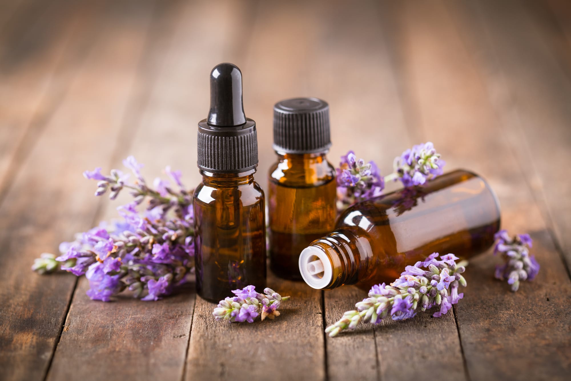 Les bienfaits des huiles essentielles en massage pour le bien-être mental