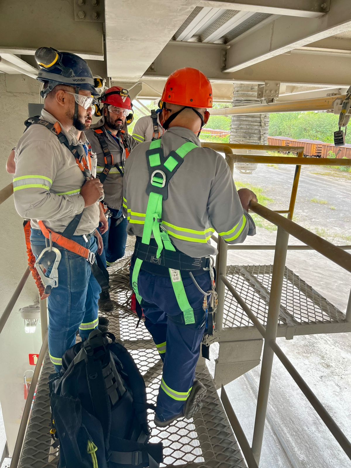 Treinamento para atividades em altura e resgate.