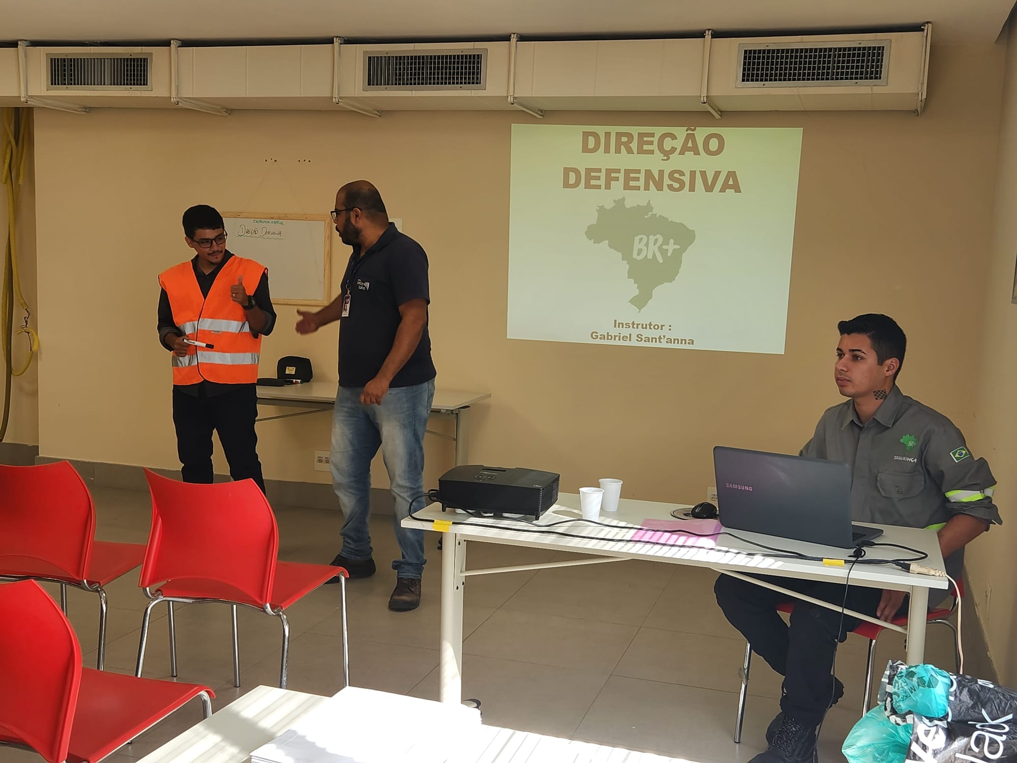 Direção Defensiva para Profissionais da Estrada