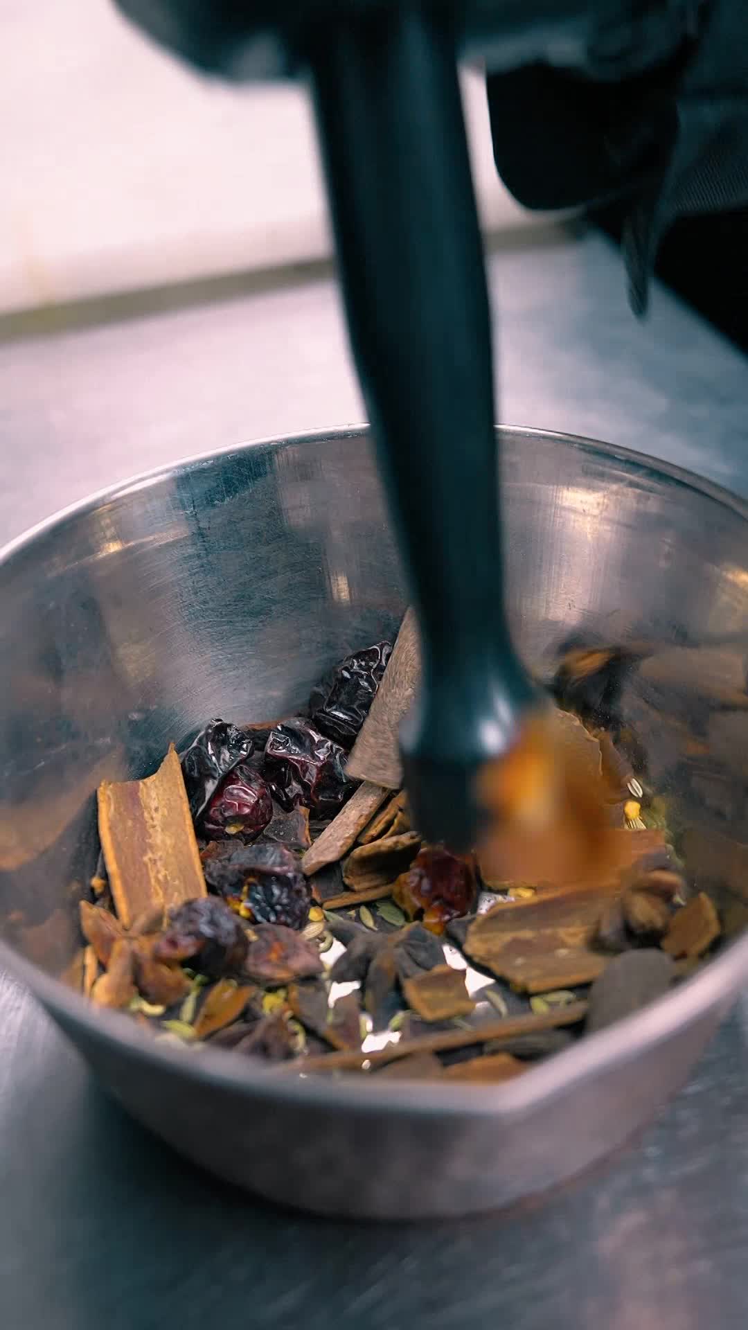 تصويرنا مطعم من المطاعم اللي تقدم أكل هندي بشكل مختلف 