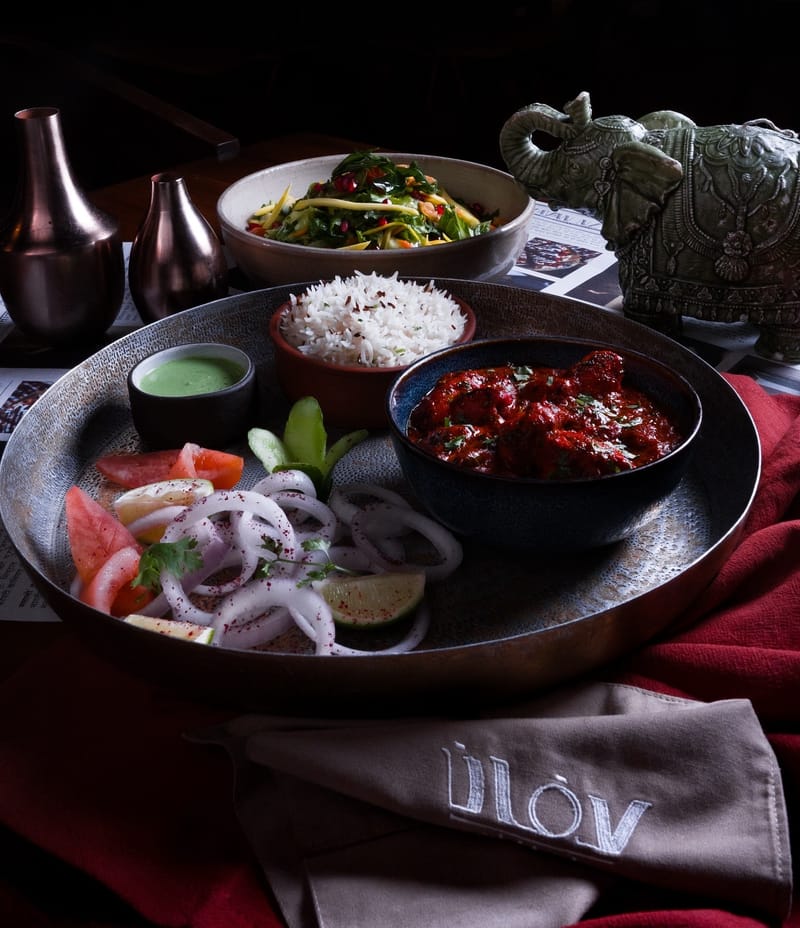 تصويرنا مطعم من المطاعم اللي تقدم أكل هندي بشكل مختلف 