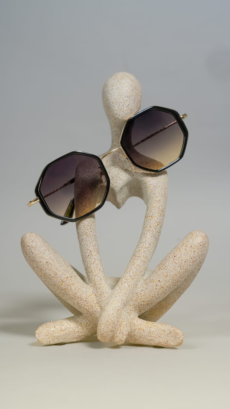 Sunglasses & Eyewear Store