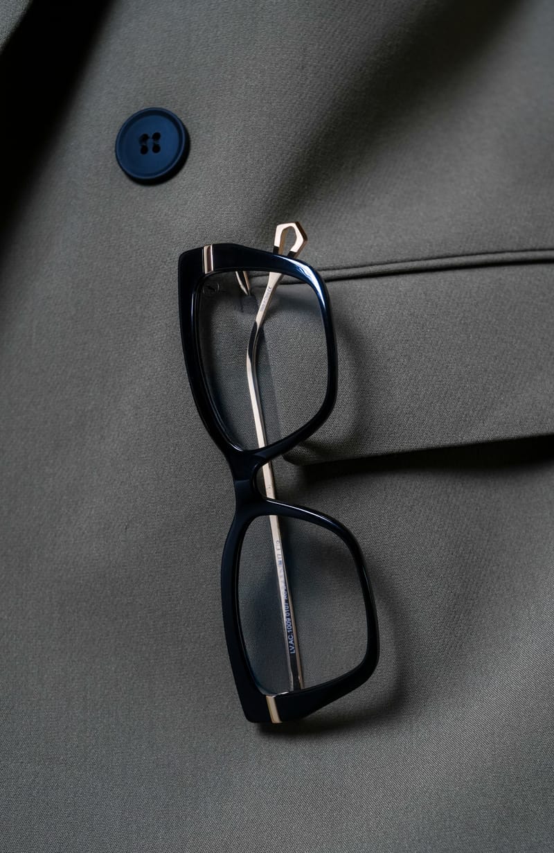 Sunglasses & Eyewear Store