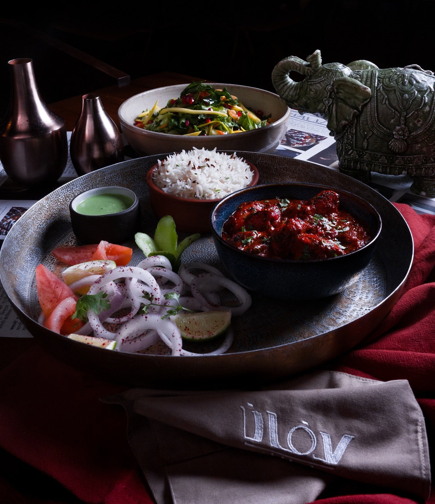 تصويرنا مطعم من المطاعم اللي تقدم أكل هندي بشكل مختلف