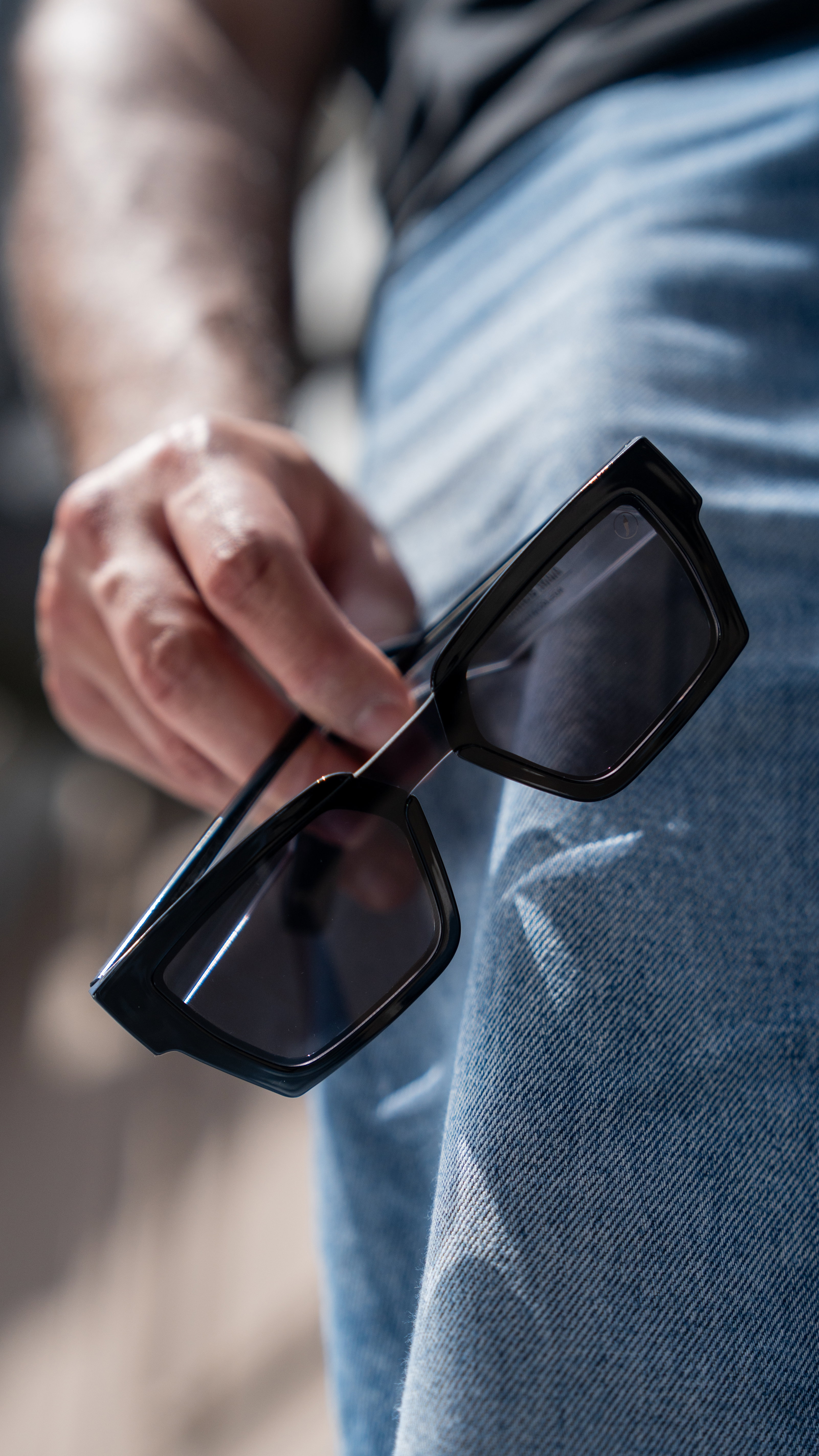 Sunglasses & Eyewear Store